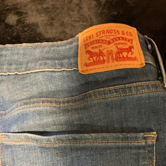 #492 “Levi’s” Embroidered Blue Jeans - Picture 9 of 13